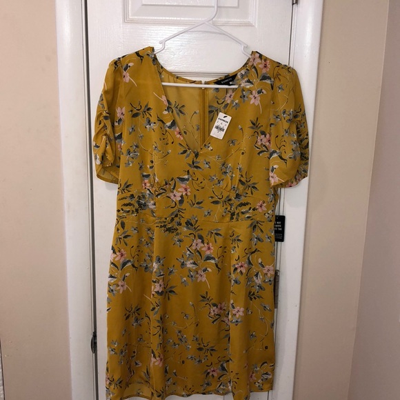 Express Dresses & Skirts - NWT! Express Dress! Size 12! 👗